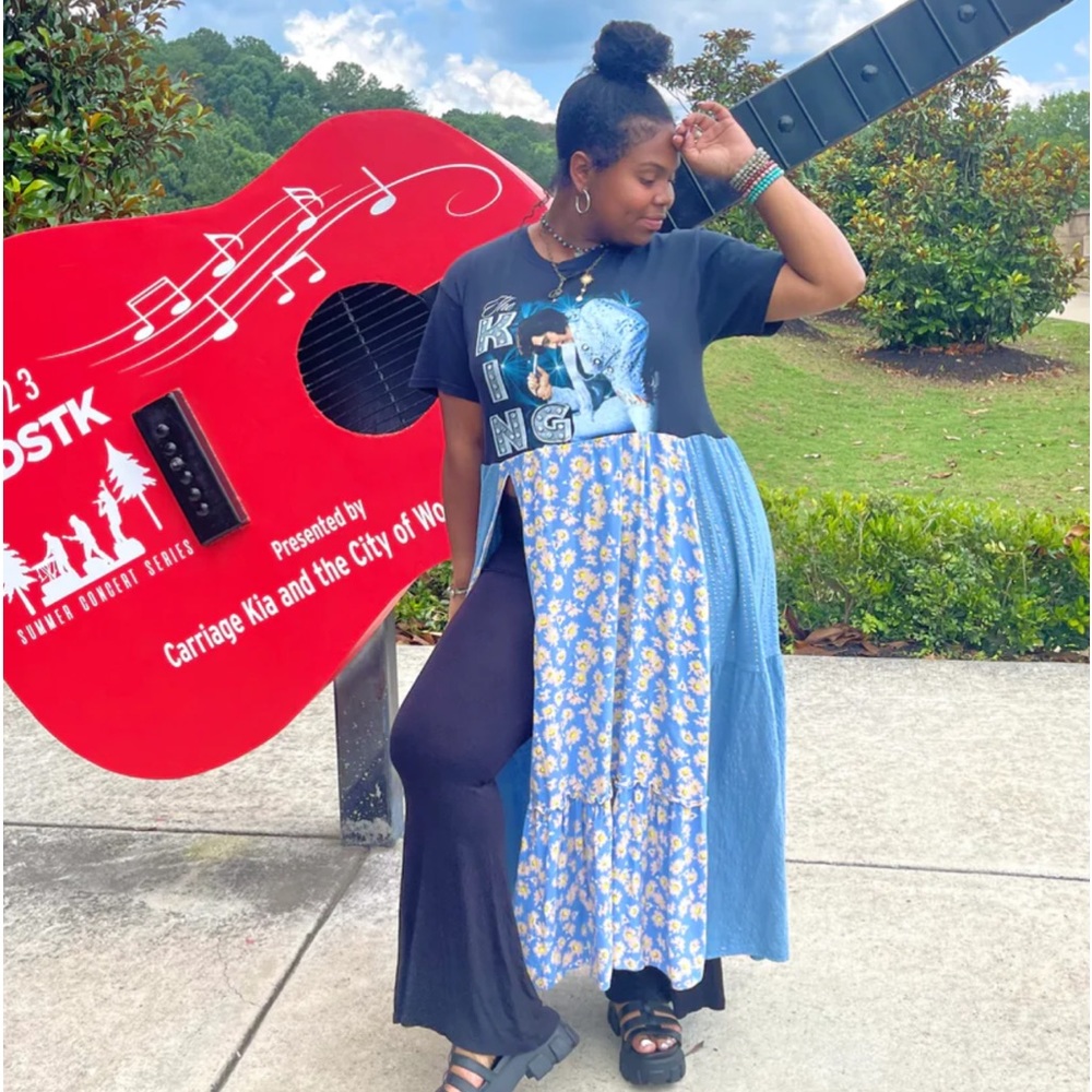 Extra Small- Extra Large Elvis Pressley Maxi Tee